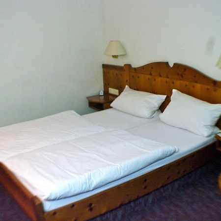 Gasthof Zum Kauzen Ochsenfurt Bagian luar foto