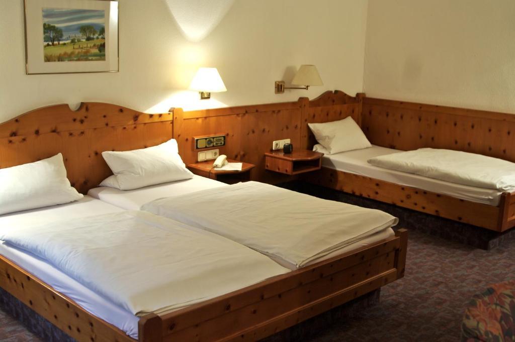 Gasthof Zum Kauzen Ochsenfurt Ruang foto