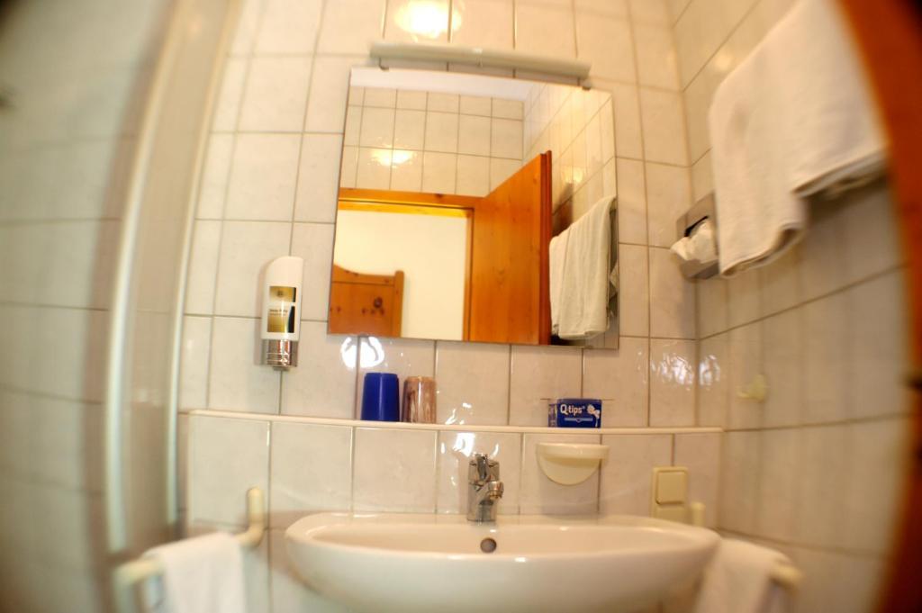 Gasthof Zum Kauzen Ochsenfurt Ruang foto