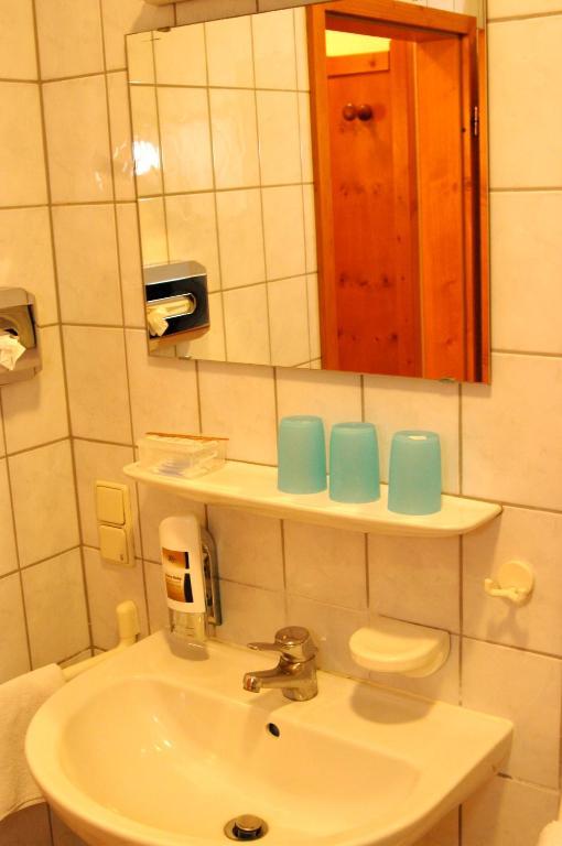 Gasthof Zum Kauzen Ochsenfurt Ruang foto